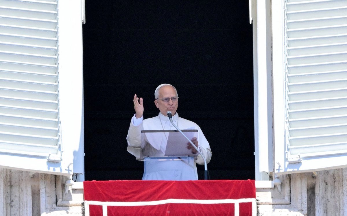 NotiSurMX's tweet image. #Internacional 🌍 El Papa alerta por ataques a la libertad de prensa

El León XIV denunció constantes violaciones a la libertad de prensa y recordó a periodistas asesinados, en el marco del Día Mundial de la Libertad de Prensa.

noticiasdelsureste.com/2026/05/03/el-…