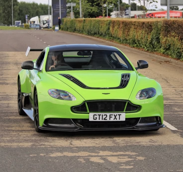 Alluring_Bri's tweet photo. Some cars are meant to blend in. This one was built to burn itself into your memory. Neon soul. 💚🔥 https://t.co/PnF7C9rXIH