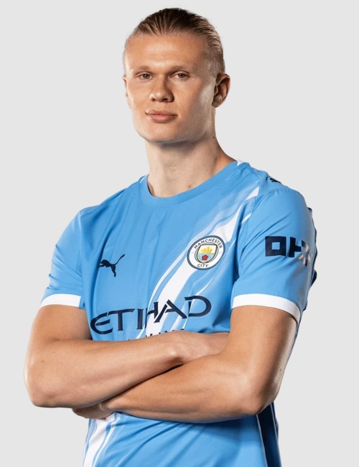 FutbolPlusUltra's tweet image. 🚨HAALAND SE ABRE AL MADRID🚨

​Erling Haaland vería con buenos ojos su fichaje por el Real Madrid. El noruego cree que el Bernabéu es el lugar ideal para potenciar su marca y alcanzar su máximo nivel. 🏟️✨

​¿Lo ves de blanco próximamente? 🧐

​#RealMadrid #Haaland #Fichajes