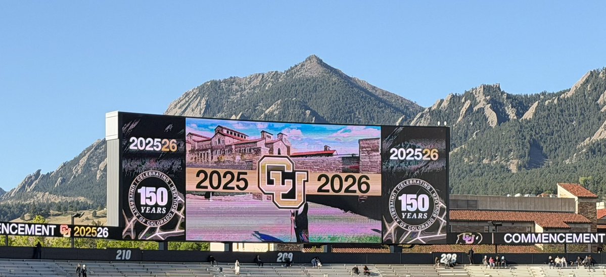 dad_mile's tweet image. #prouddad Our daughter kinda smoked college - In four years/3 full degrees/Phi Beta Kappa/Honors Student/Honors Thesis Prize Winner &amp;amp; Summa Cum Laude #skobuffs