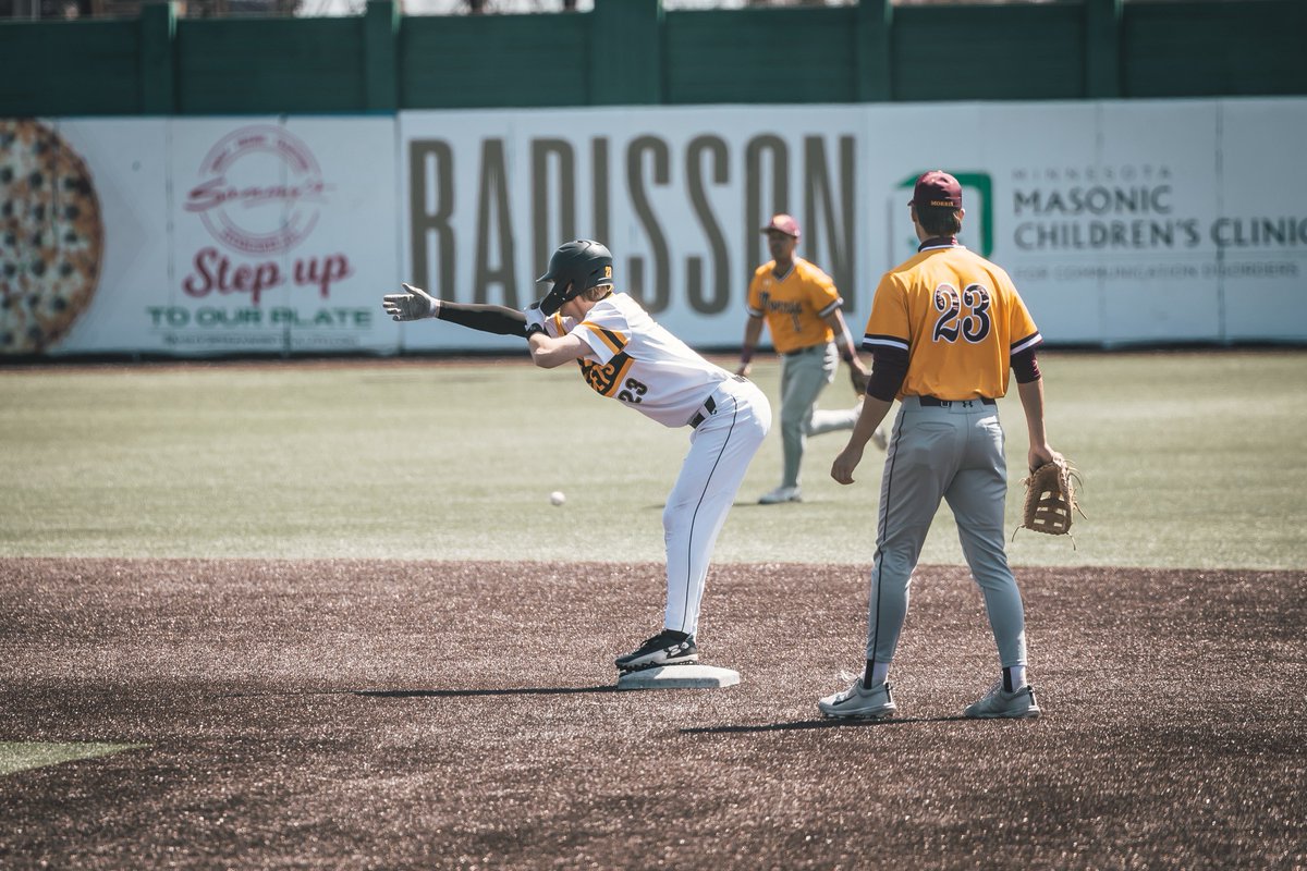 UW-Superior Baseball tweet media