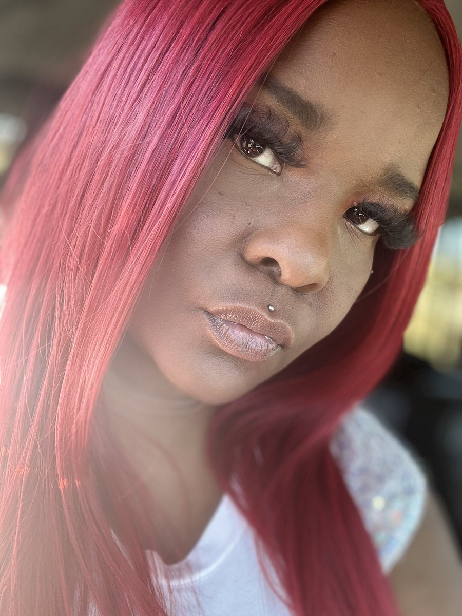 Lady D. Luxe tweet media
