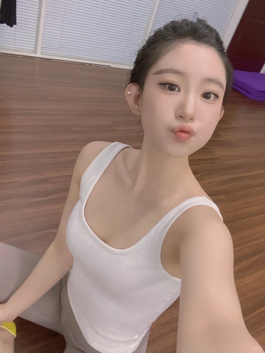 Asian Dancer tweet media