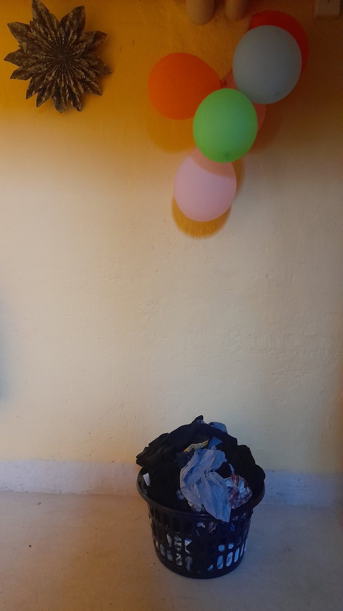 SwedishGamester's tweet image. I'm in the #basement taking care of the fresh #laundry and noticed there's a bunch of #balloons down here! 🎈

So, either;
A: Someone in the #building has thrown a #BirthdayParty! 🥳

Or;
B: The demonic clown #Pennywise is out to get me! 😱

What do you think is most likely? 🤔