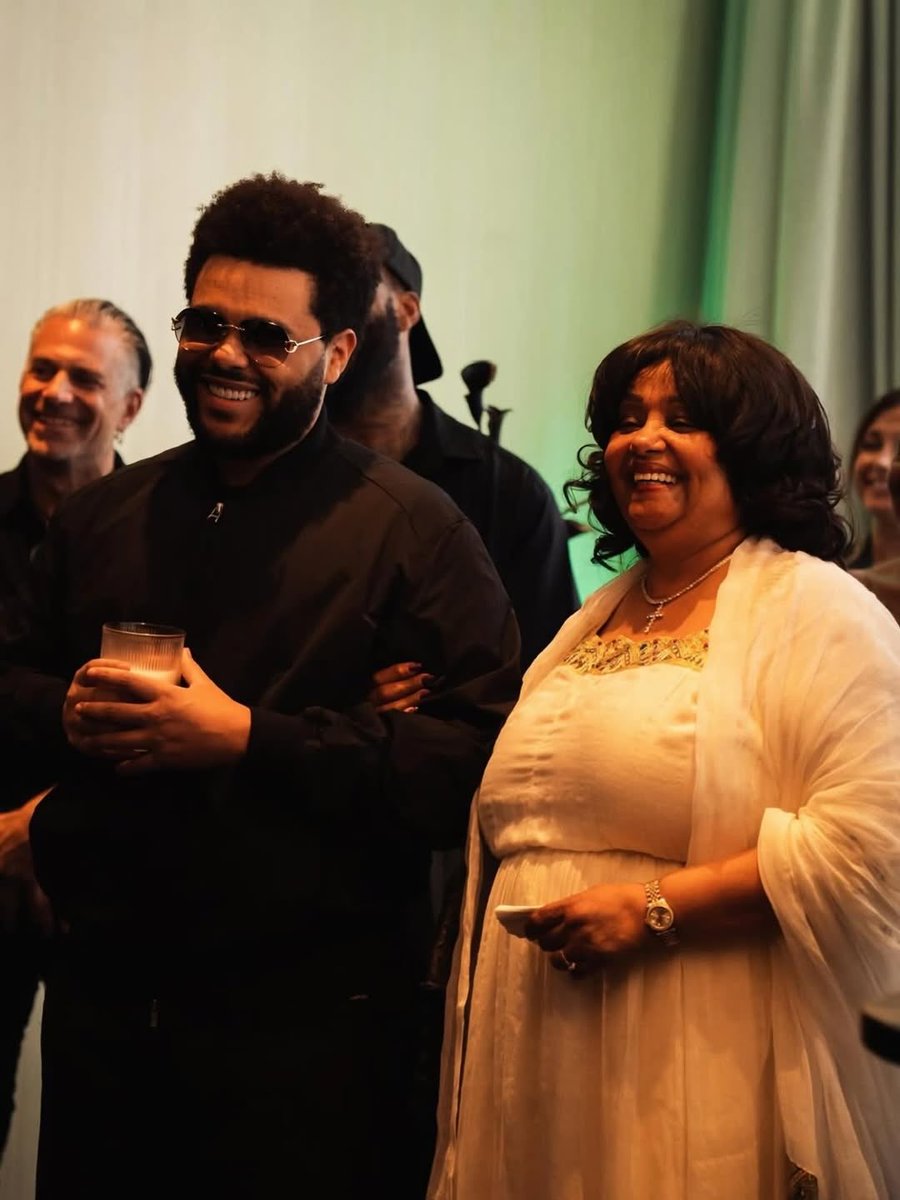 Há 3 The Weeknd lançava a linha de café "Samra Origins" em homenagem a sua mãe Samra Tesfaye