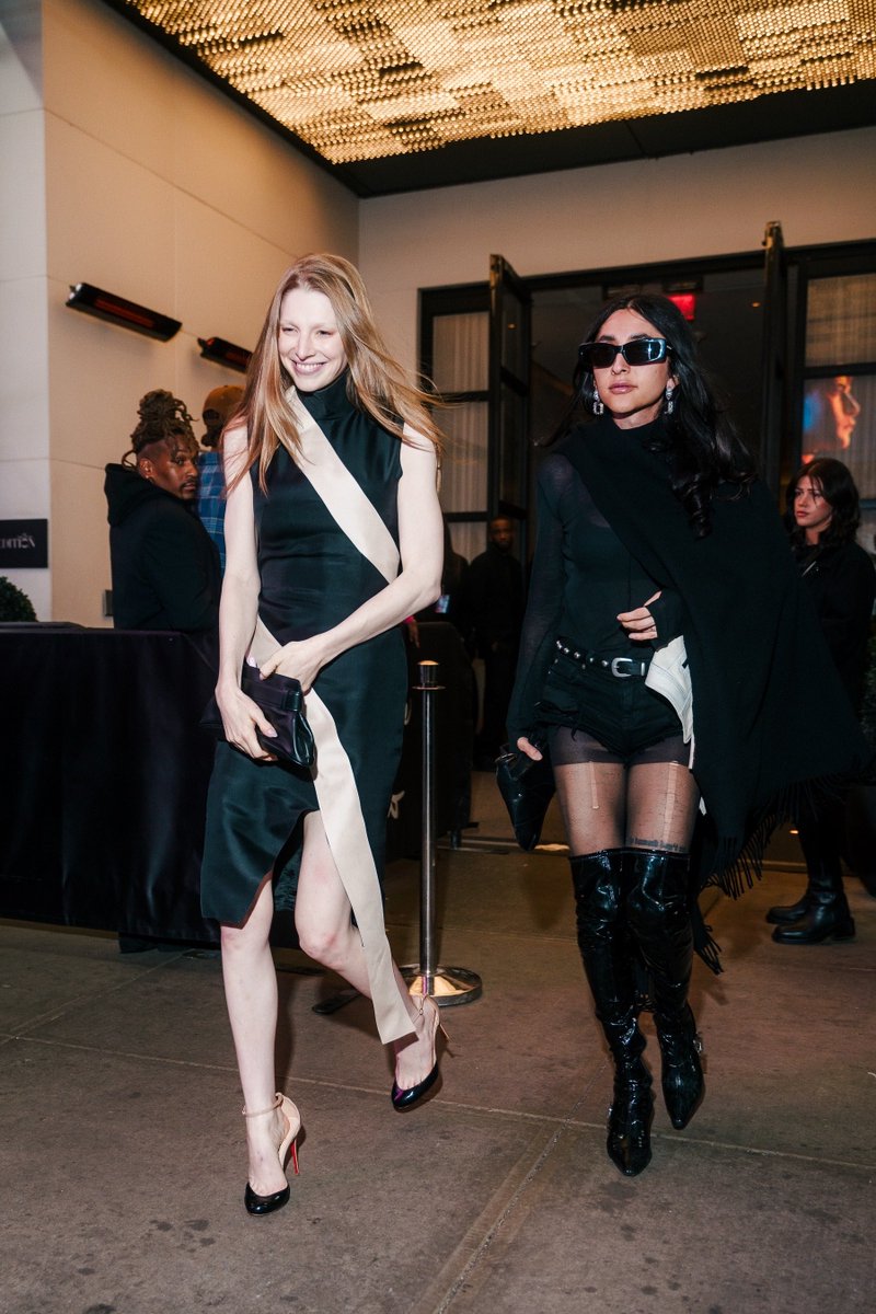 Hunter Schafer is seen attending Teyana Taylor’s Pre-Met Gala party.

Click and support for more 👇👇
effectivegatecpm.com/w36qqubk?key=0…