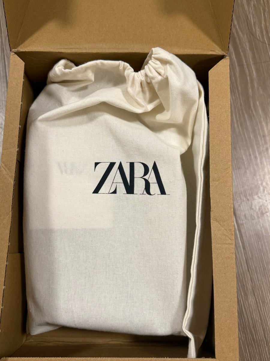 Hssfdfd's tweet photo. Zara unboxing, I absolutely love it! https://t.co/kSSXcrpGs5