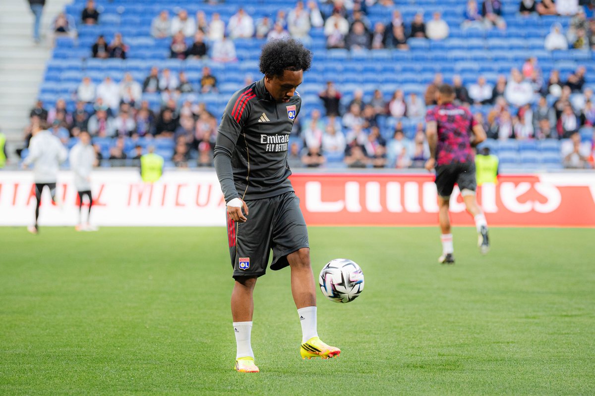 Olympique Lyonnais tweet media