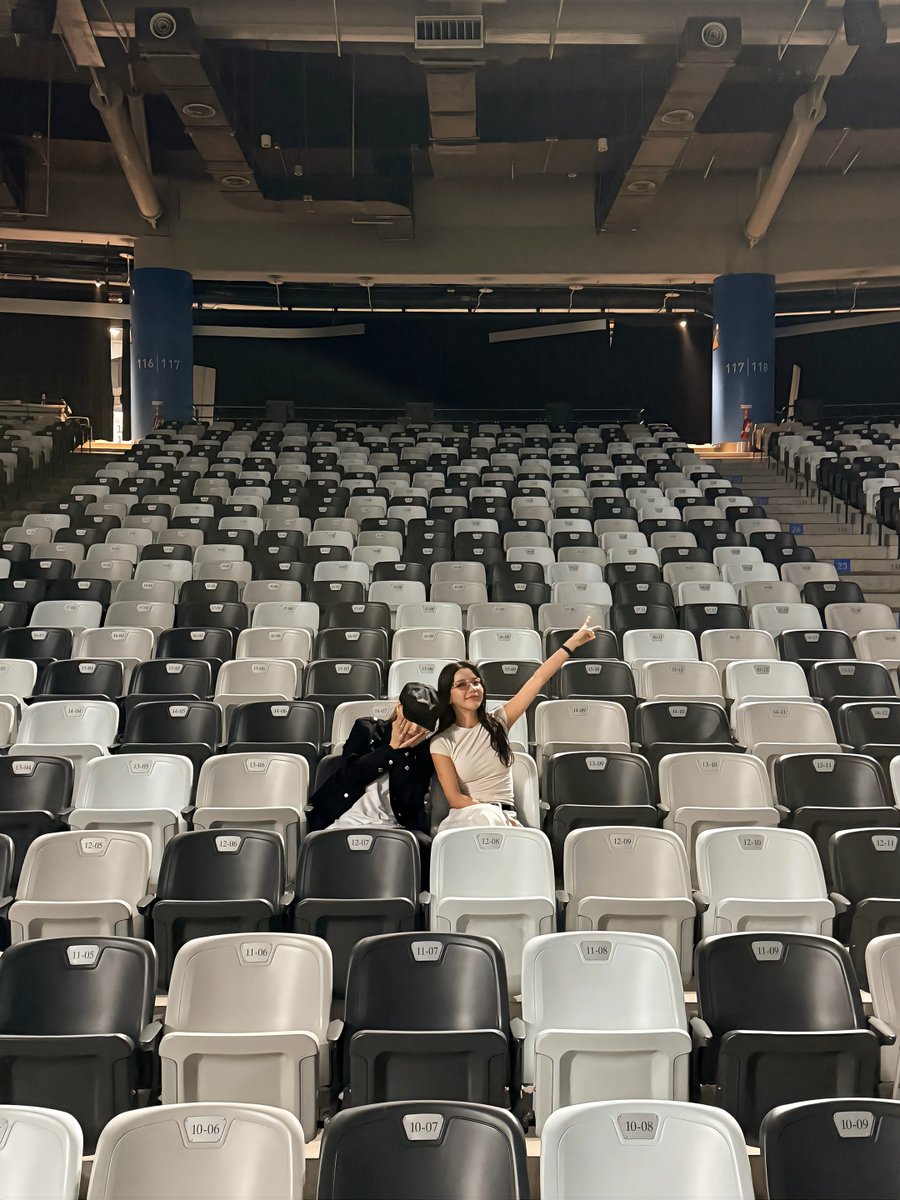 DragonKazoo77's tweet image. 260503 Solar Rednote 

[MAMAMOO+ HQ photos (2160 x 2880)]

👍🏽👍🏽👍🏽

🔗 xhslink.com/o/YOcLeKWPdS

#SOLAR #솔라 #MOONBYUL #문별 
#頌樂 #玟星 #MAMAMOO #마마무