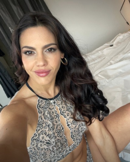 Apolonia Lapiedra 😍 tweet media