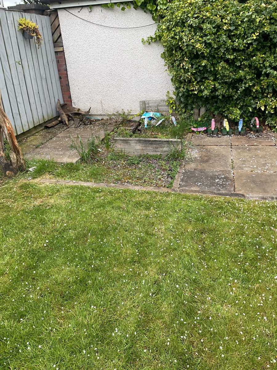 LeadsDoWork's tweet photo. #paving #slabbing  quote required Lenzie Road #Glasgow get this job lead via app https://t.co/5RIkfdtXll https://t.co/gYyT9kqNor