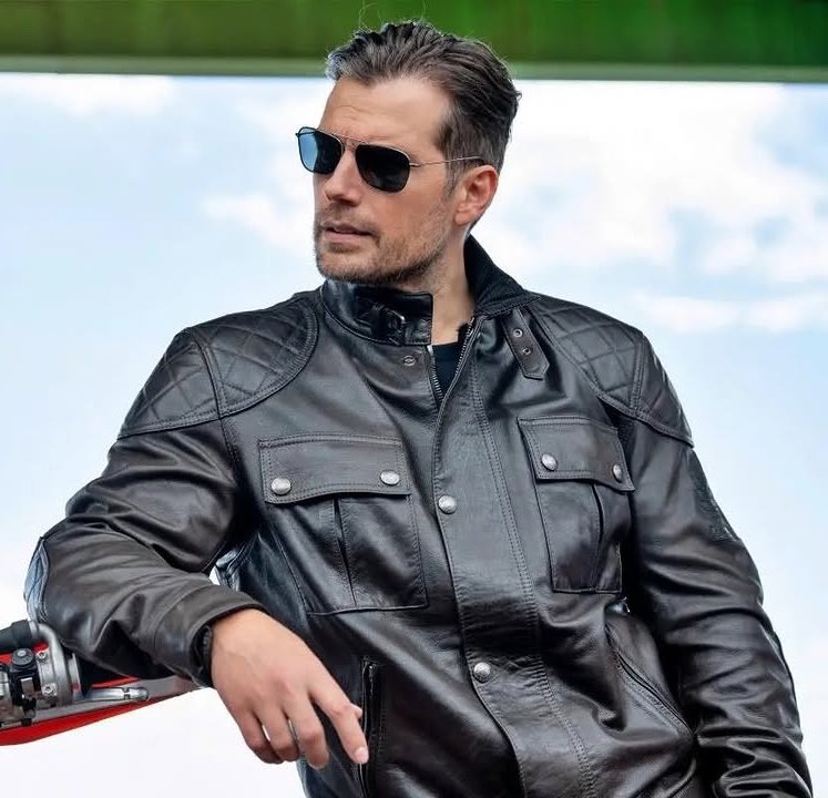 Santi_Evans13's tweet photo. Acá mi novio farmeando aura ✨✨ #HenryCavill #InTheGray #Sid https://t.co/ZoWLT9obAD