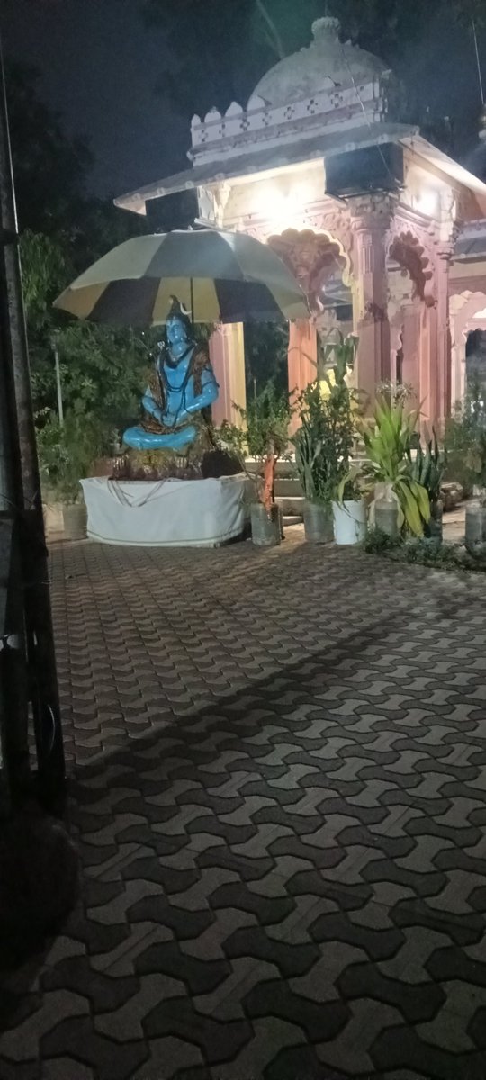 deepakr247's tweet image. Guess where I am these days… ?

I am here, under the protection of ॐ.

I find peace, strength, and comfort within myself. 

@MyVadodara

As always ..
#vadodara #baroda #gujarat