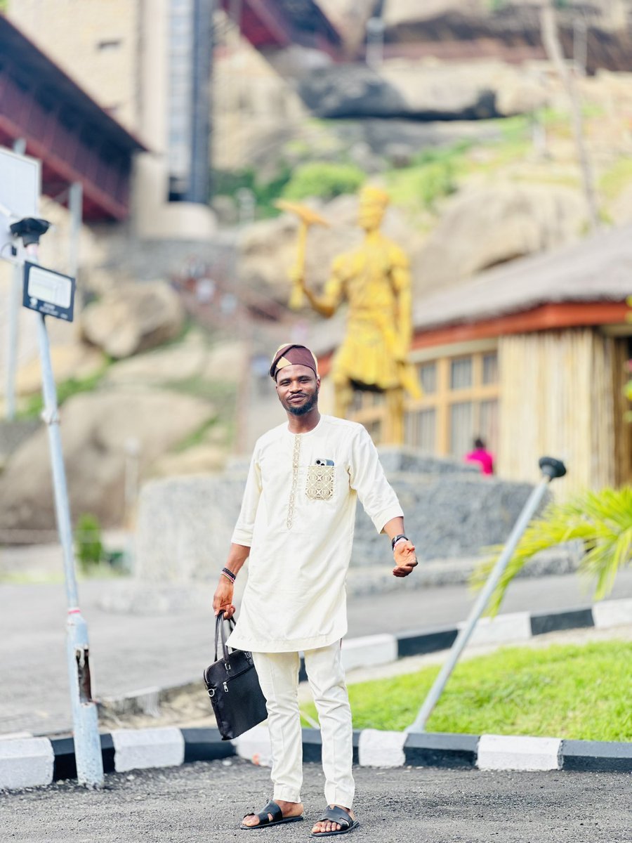 iamkelvinkyle's tweet photo. After a stressful day at @OlumoRockNG with @RotimiJboy♥️

Nothing beats Nigeria’s most iconic skyline.🧗‍♂️

#OlumoRock #Tourism https://t.co/wXAlr6ZNdf