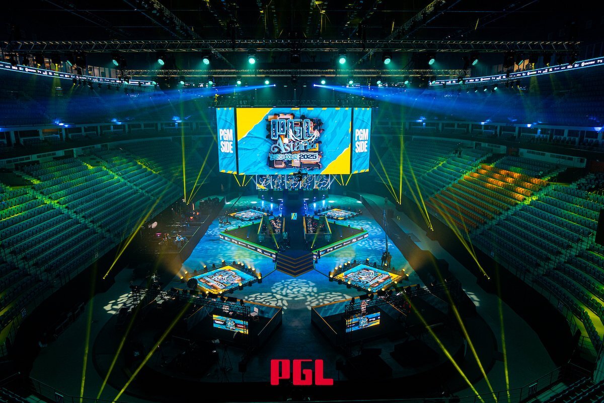Cs2Lore's tweet image. PGL Astana broadcast team is massive! 🎙️

Richard Lewis⁠, Tech Girl⁠, and BanKs⁠ lead a 15-person talent squad. From Mauisnake on analysis to the return of Vince on the mic, Astana is about to be legendary. 🇰🇿🔥  

May 9-17 | $1,600,000  

#CS2 #Esports #PGLAstana #CS2LORE