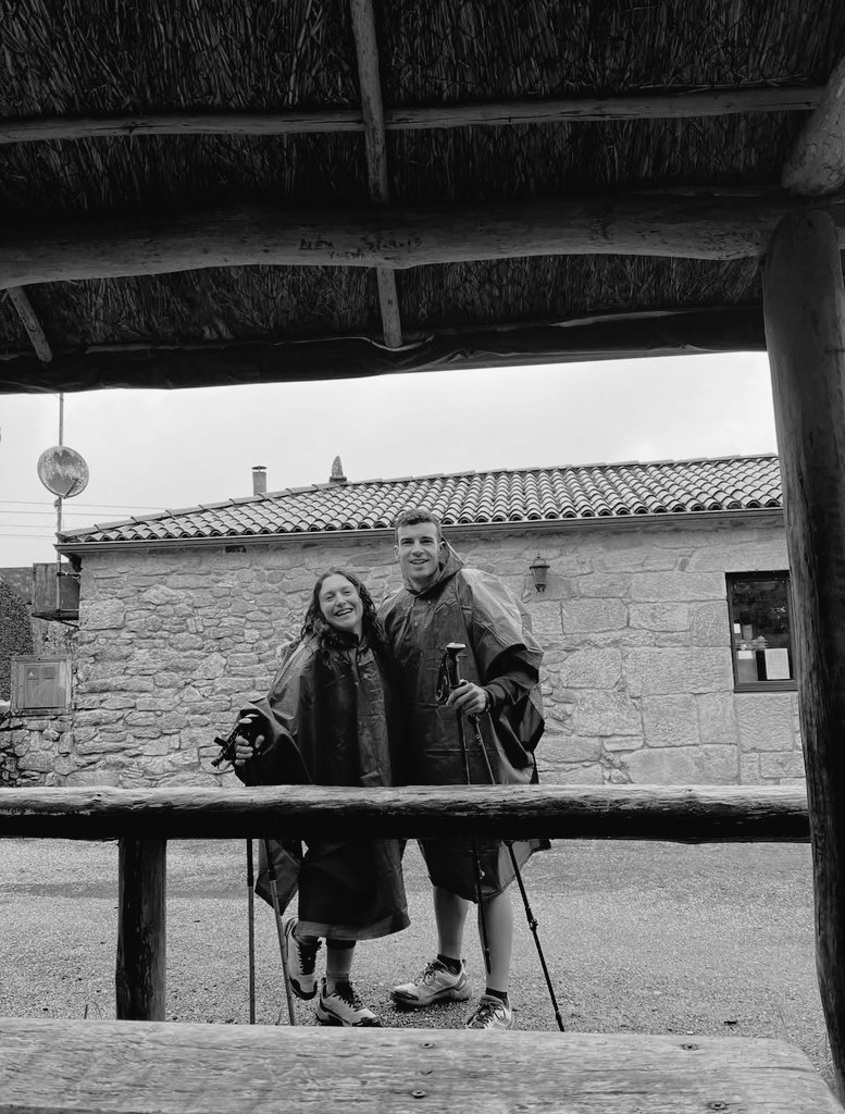 LDorronsoro5's tweet photo. Camino de Santiago ✨🥾
#Losmartian ❤️
Etapa 2 superada! 💪🏻👣👏🏻🌧️

Vamos pareja! 🙌🏻 Vosotros podéis con esto y con más!! 🫰🏻😍

Ayer 22 km y hoy casi 30 [🔝] https://t.co/6gFbQHxcFd