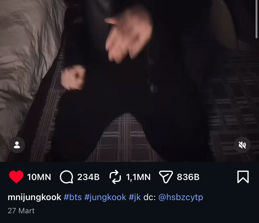 JooRujuLimKim's tweet photo. #JUNGKOOK surpassed Messi and Ronaldo (2) , became the FIRST PERSON to has 3 posts over 1M+ re-post on Instagram 🥵🔥 https://t.co/VSwX5nxodb