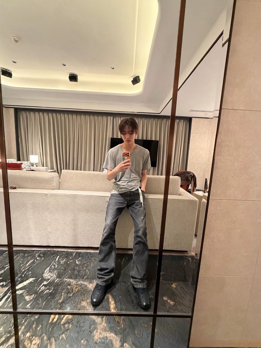 hoàng tweet media