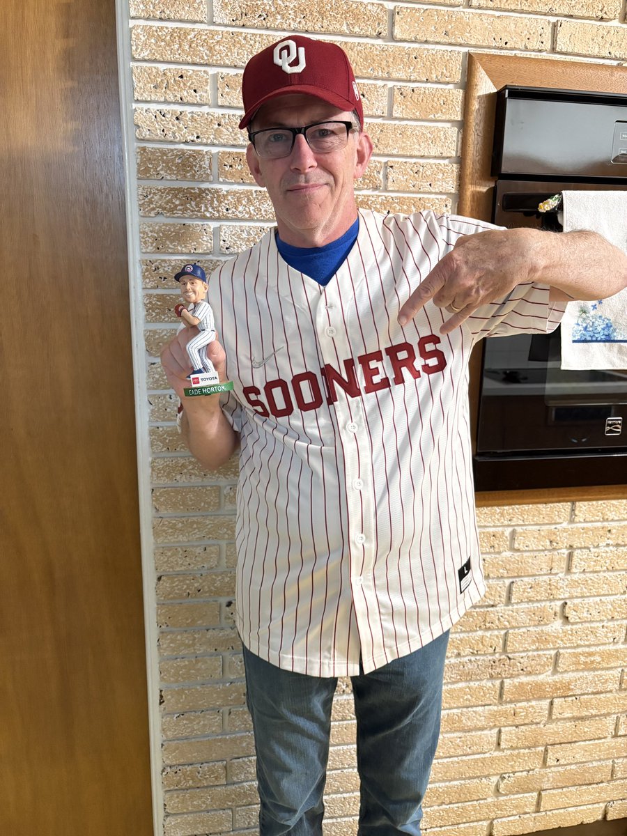 BucktownSooner's tweet image. #chicagocubs #bobblehead Hey @cadehorton14 you knew I wouldn’t miss this day! Boomer Sooner ⭕️🙌🧬