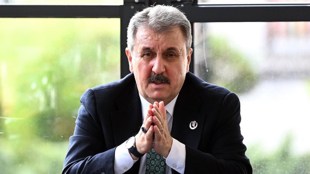 Gökçe Katun tweet media
