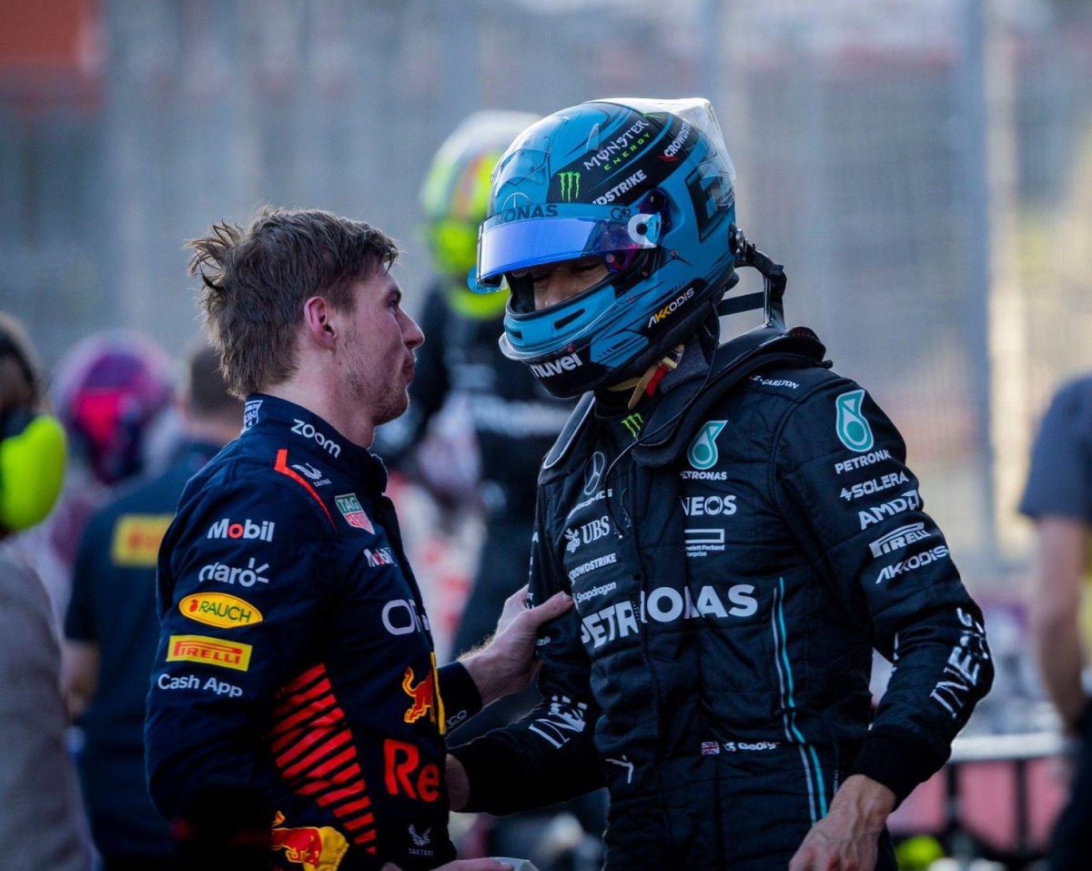 MaxArgento33's tweet photo. 🇺🇸🚨 | Se va a investigar a Max Verstappen y George Russell por el toque que tuvieron. https://t.co/7pX2reZPhR
