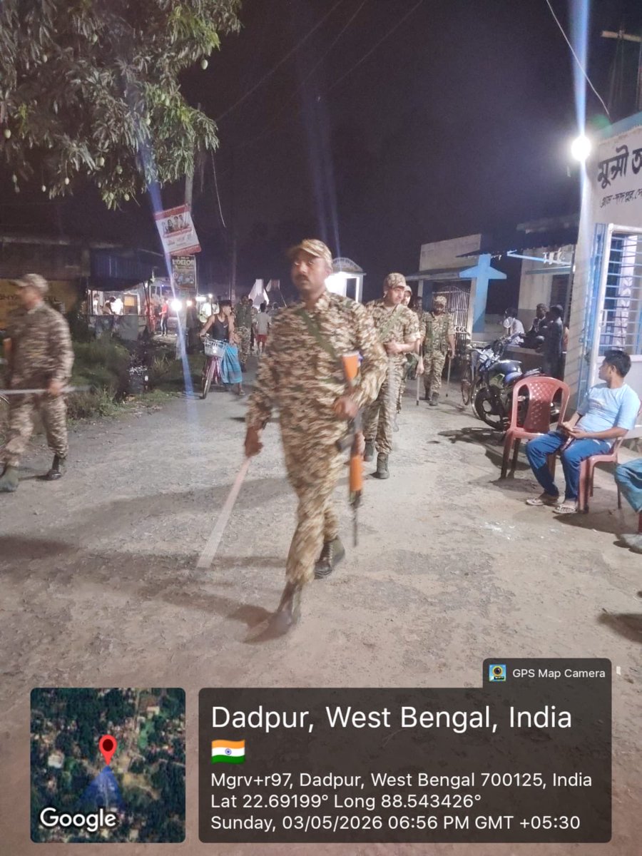 BarasatPolice's tweet image. Night route march conducted under Shasan PS area in the post-election period to ensure peace, maintain public order, and reassure residents.

#BarasatPoliceDistrict #StayConnected #StaySafe #Barasat #WestBengalPolice4U #Assembly_Election_2026 #WBLA2026
#WeCareWeDare #Madhyamgram