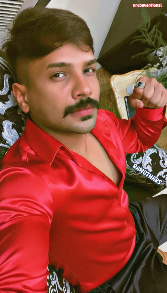 SL Suit Boy tweet media