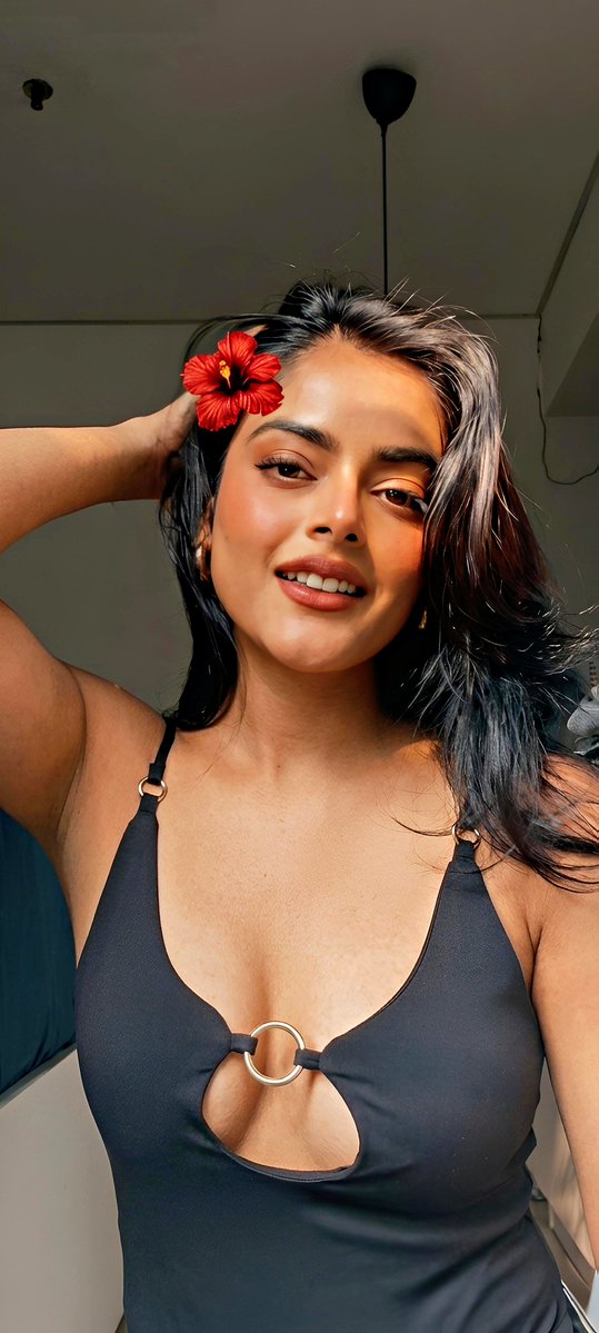 Picsfed Actress tweet media