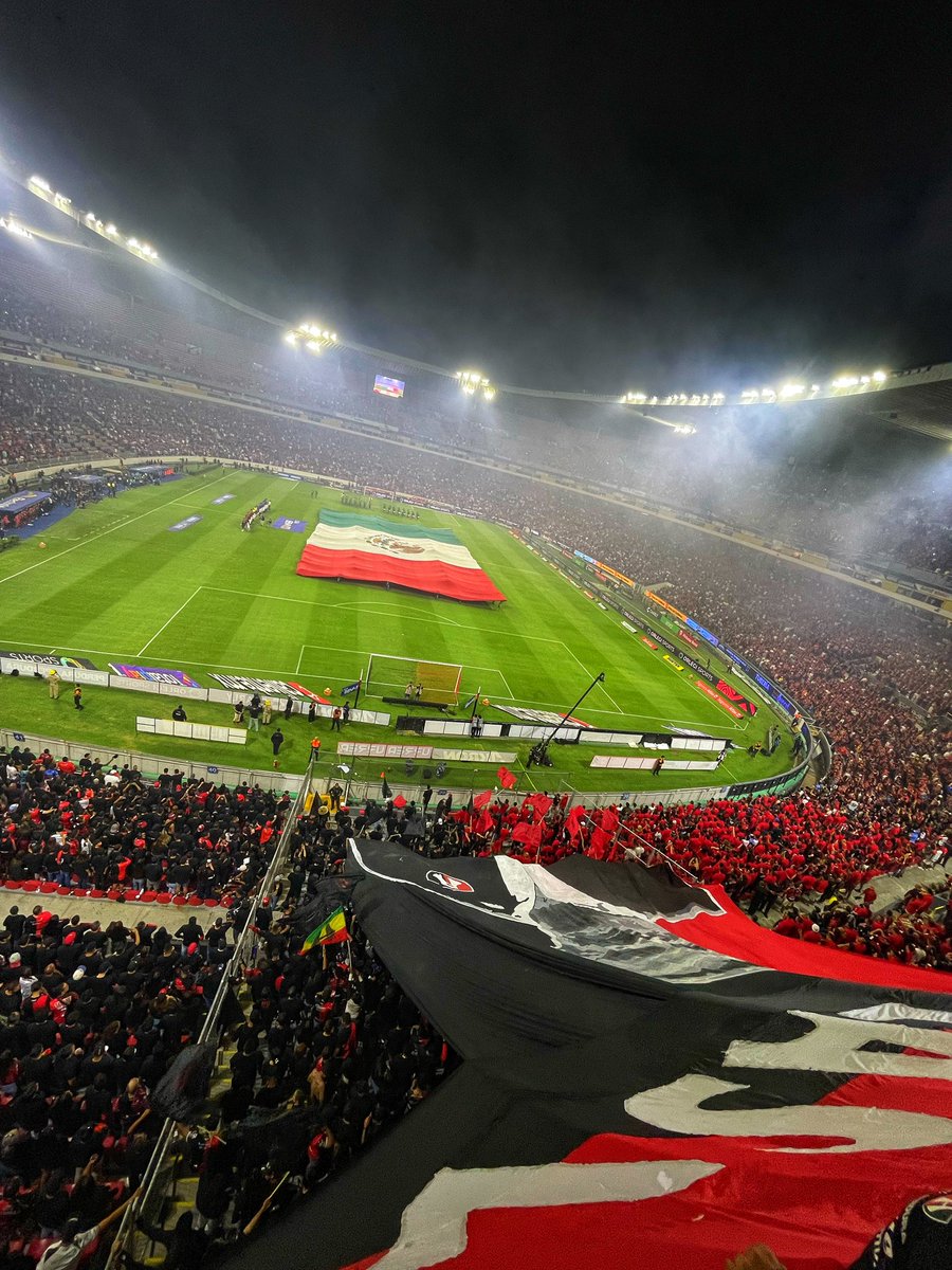 diegoaefe's tweet photo. Hay tantas cosas que se pueden complicar, pero antes muerto que dejar de soñar. 🔴⚫️ https://t.co/sXszYizQfq