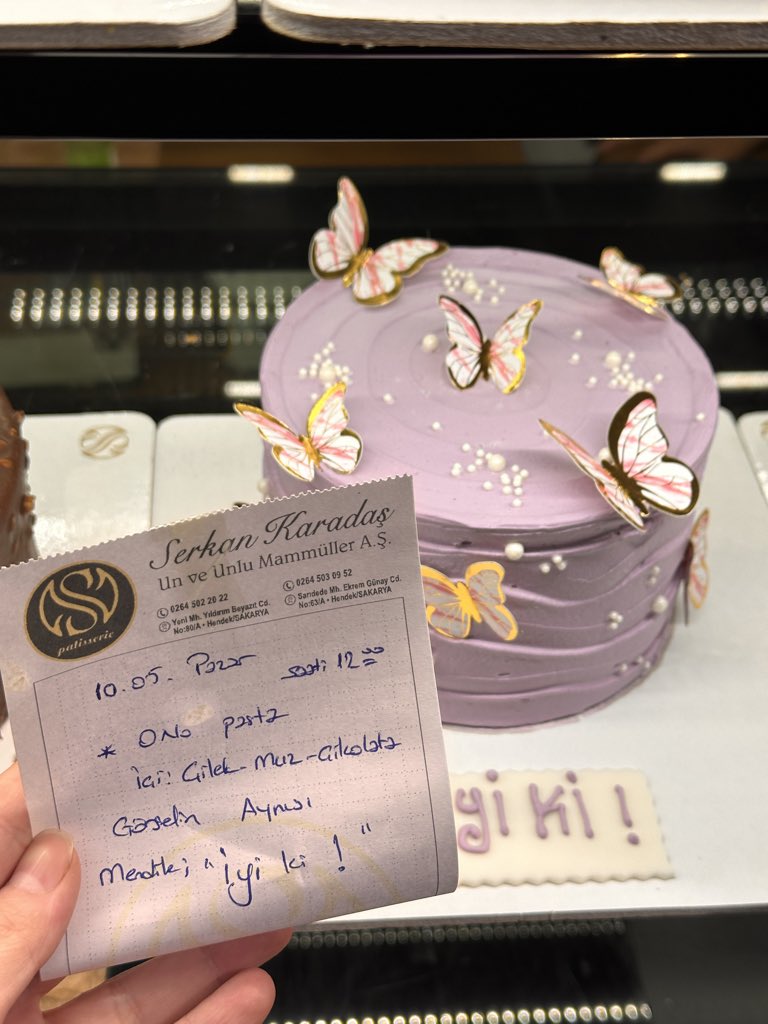 kunefeyza's tweet photo. sizce ben haftaya olan siparişi bu pazar yaptırmış mıyımdır???? https://t.co/x9z38Ix4Zw
