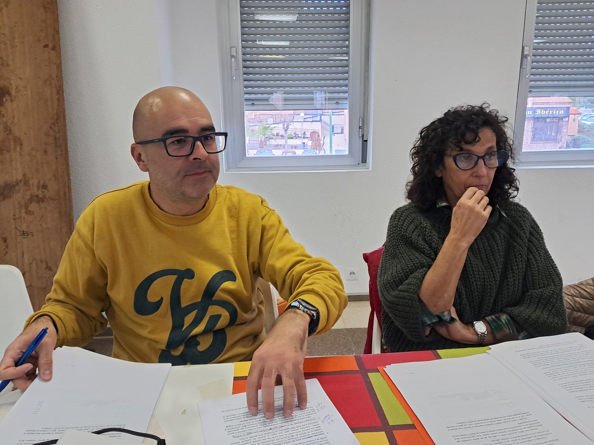 SolidarioAEPECT's tweet photo. Nuestro voluntarios están formándose en un taller online acerca del voluntariado principalmente enfocada a su acción en el contexto educativo del Perú. Las reflexiones están siendo muy interesantes, permitiéndonos conocer un poco más a los tres definitivos participantes. https://t.co/LAe8sMpNIb