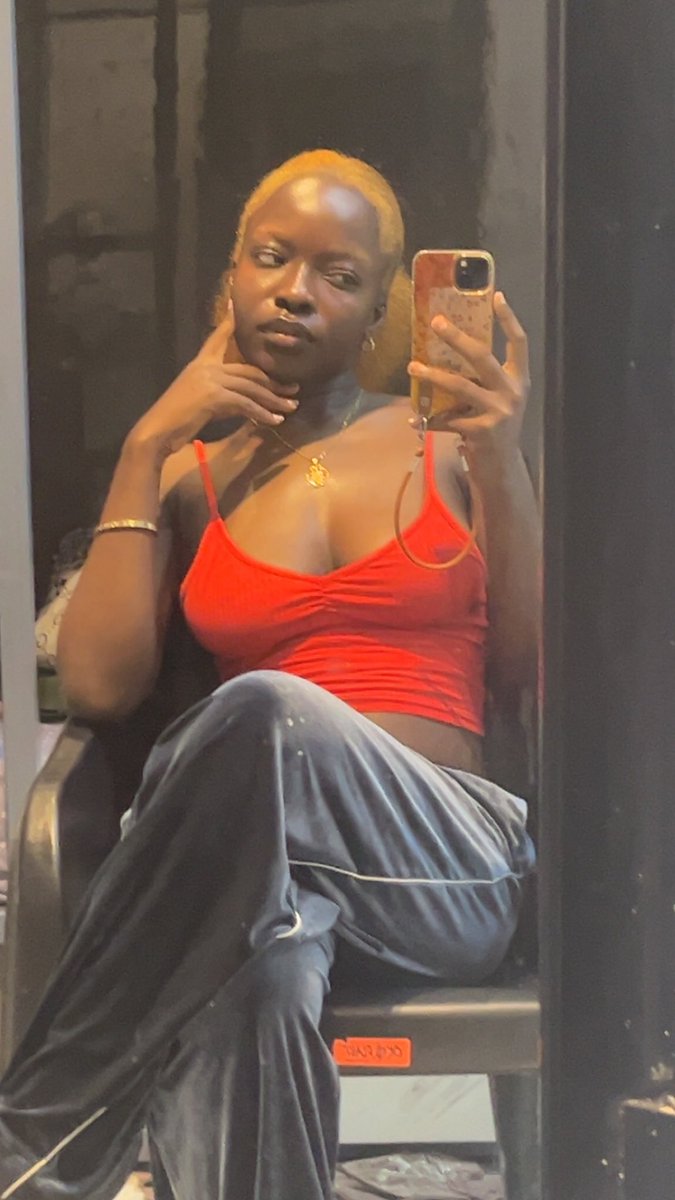 cryptichotmommy🫦 tweet media