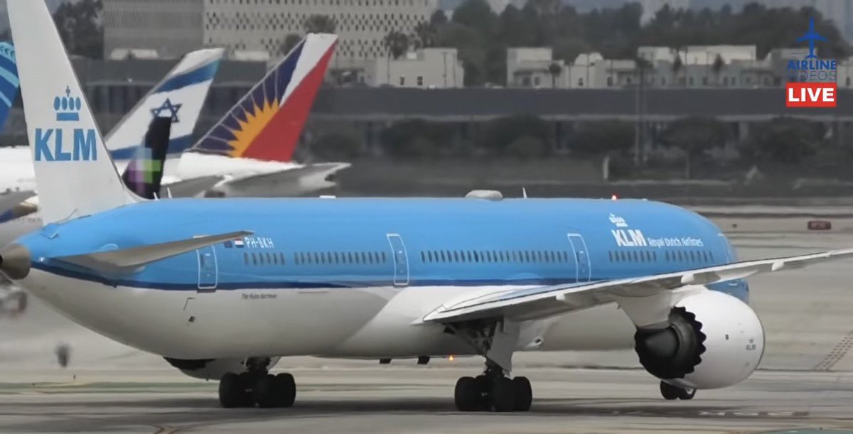 airlinevideos's tweet image. We’re still going strong with tons of LAX action ✈️✈️ Get your Sunday Funday “flying” with Plane Jockey Kevin! Tune in! 
#aviation #losangeles 

🔴LIVE LOS ANGELES (LAX) AIRPORT ACTION! (May 3rd, 2026) youtube.com/live/LRwNFvf5b… via @YouTube