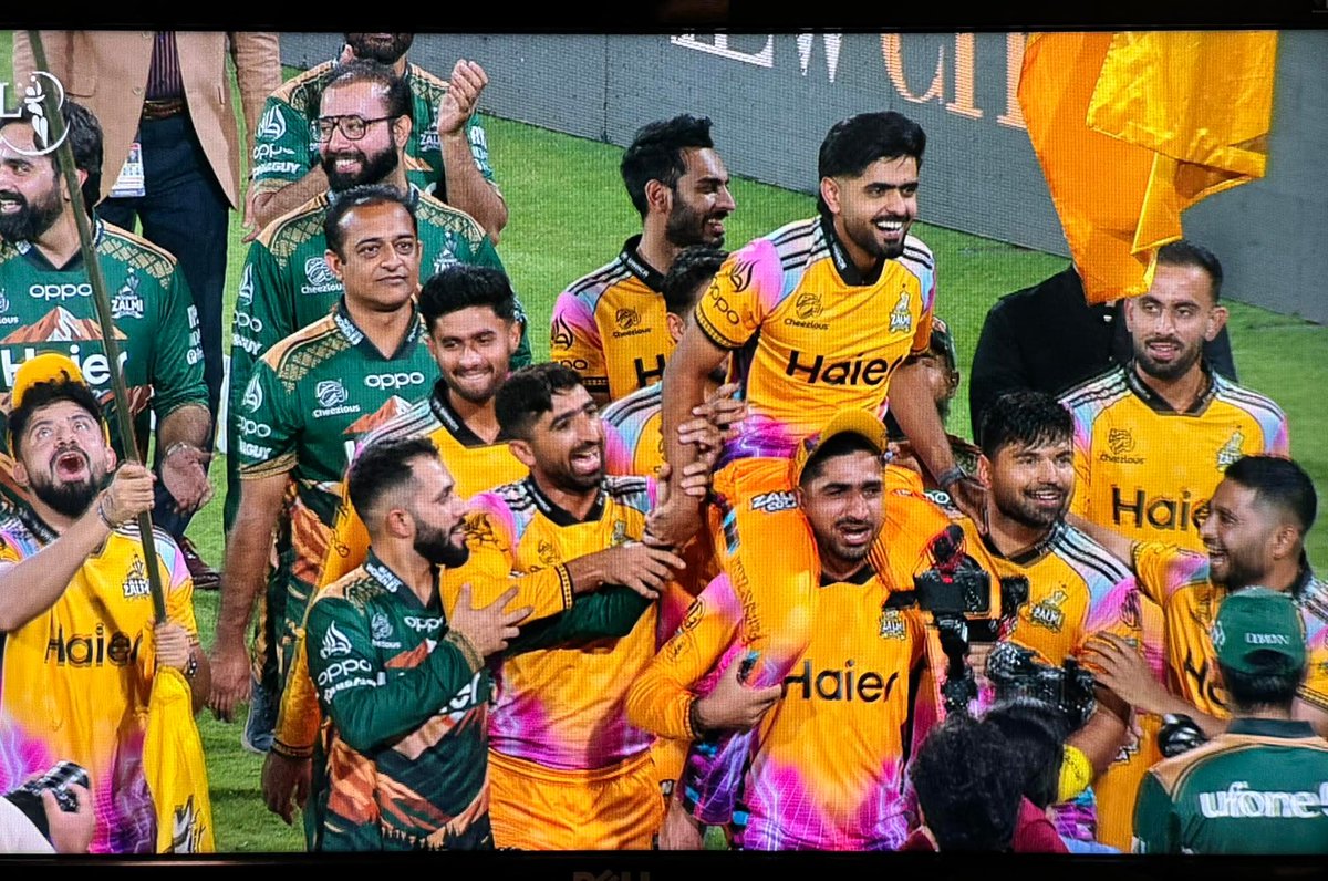 He is smiling 😍♥️

Day made 🤗

#PSLFinal