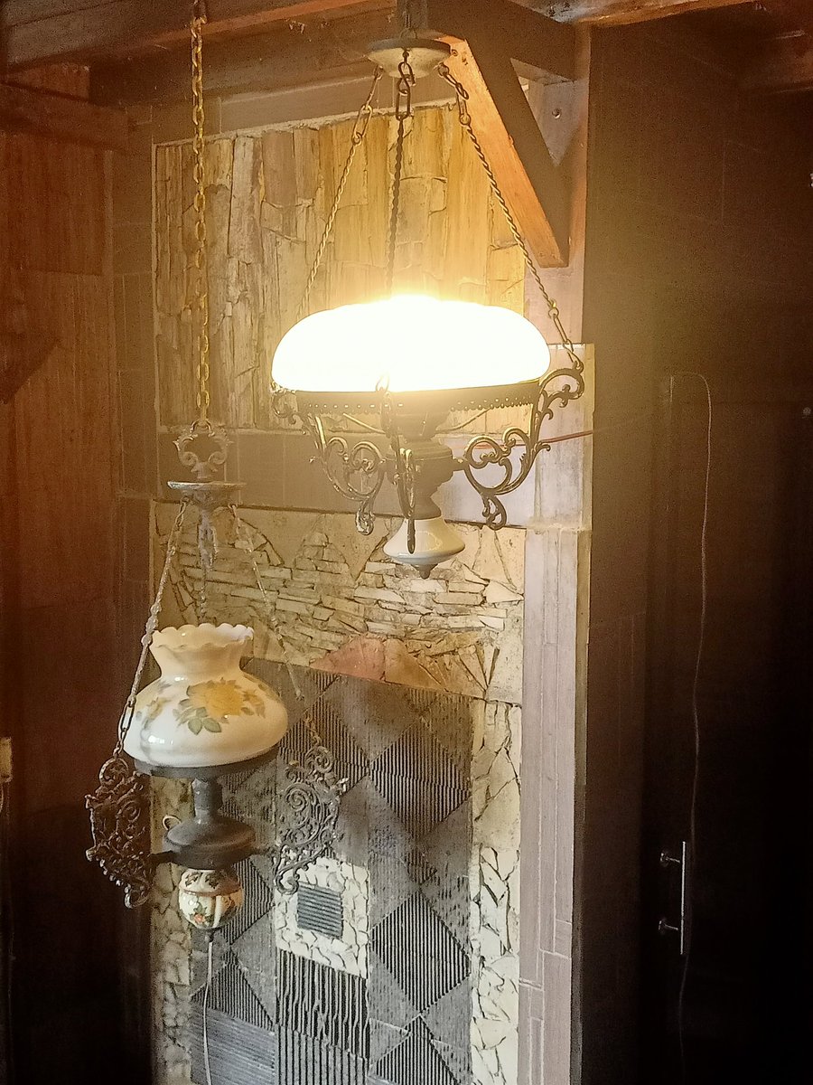 RuslanAndy's tweet photo. I'm selling my friend's antique collection to fund my medical treatment &amp; therapy. 
If you love unique antiques or know someone who does, please read this threat. May Allah repay your kindness with health &amp; barakah. Aamiin.
Ruslan Andy Chandra
WhatsApp &amp; LinkAja: 
085138357989 https://t.co/uoRZsYdhki
