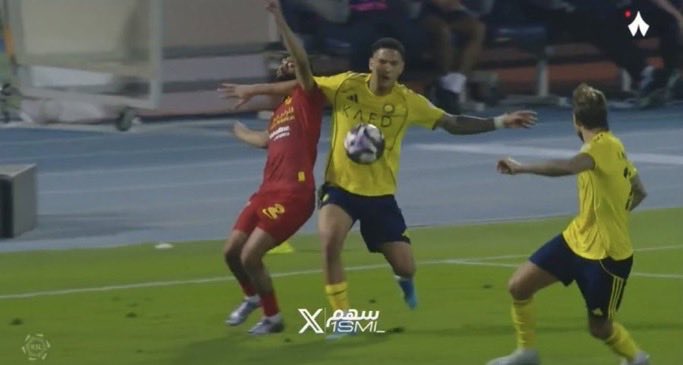 من خطاء للقادسيه إلى هدف للنصر كان الله في عونهم.

 #النصر_القادسية