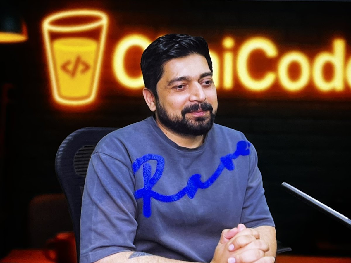 Ashutosh_dEv07's tweet image. Day-30 | Web Dev 2026🚀
Today’s class with @Hiteshdotcom sir  and @piyushgarg_dev sir focused on form handling and better app structuring.
Learned how small structural decisions can improve scalability.
#ReactJS  #WebDev #ChaiCode