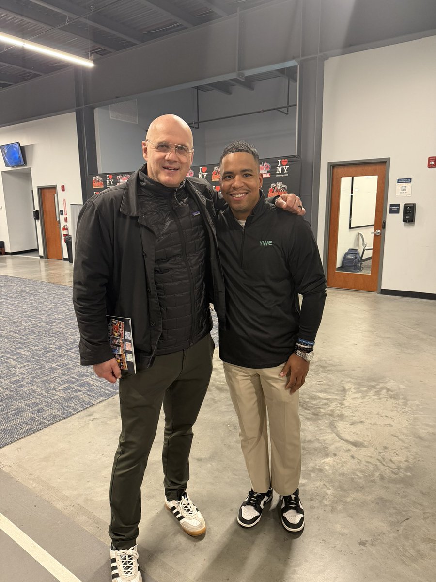 monty_moss3's tweet photo. @BradFeldman_ Thank you for your time today to share wisdom. From one Broadcaster to soon be another. https://t.co/HJYd4gFlaJ