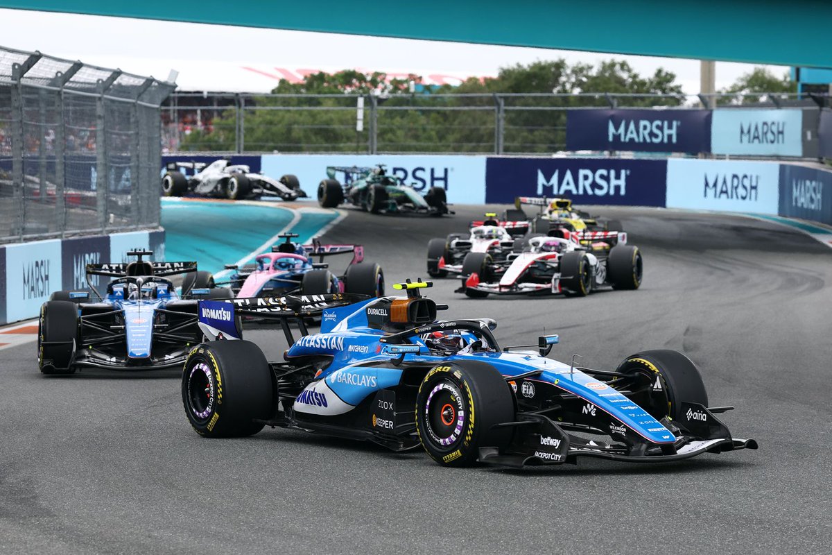 Carlos Sainz tweet media