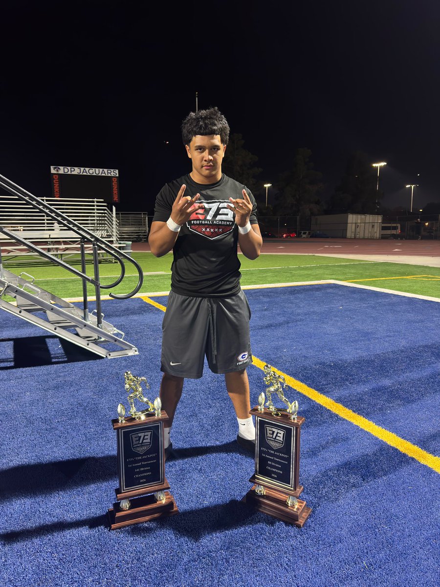 KingPaiea's tweet photo. Mahalo Coach Gio and E73 for inviting me to run with the boys for the Jackpot 5v5 lineman challenge. Was happy to help bring home the🏆for both the 14U and HS divisions! #4papa #AGTG https://t.co/6vi4jdzYoI