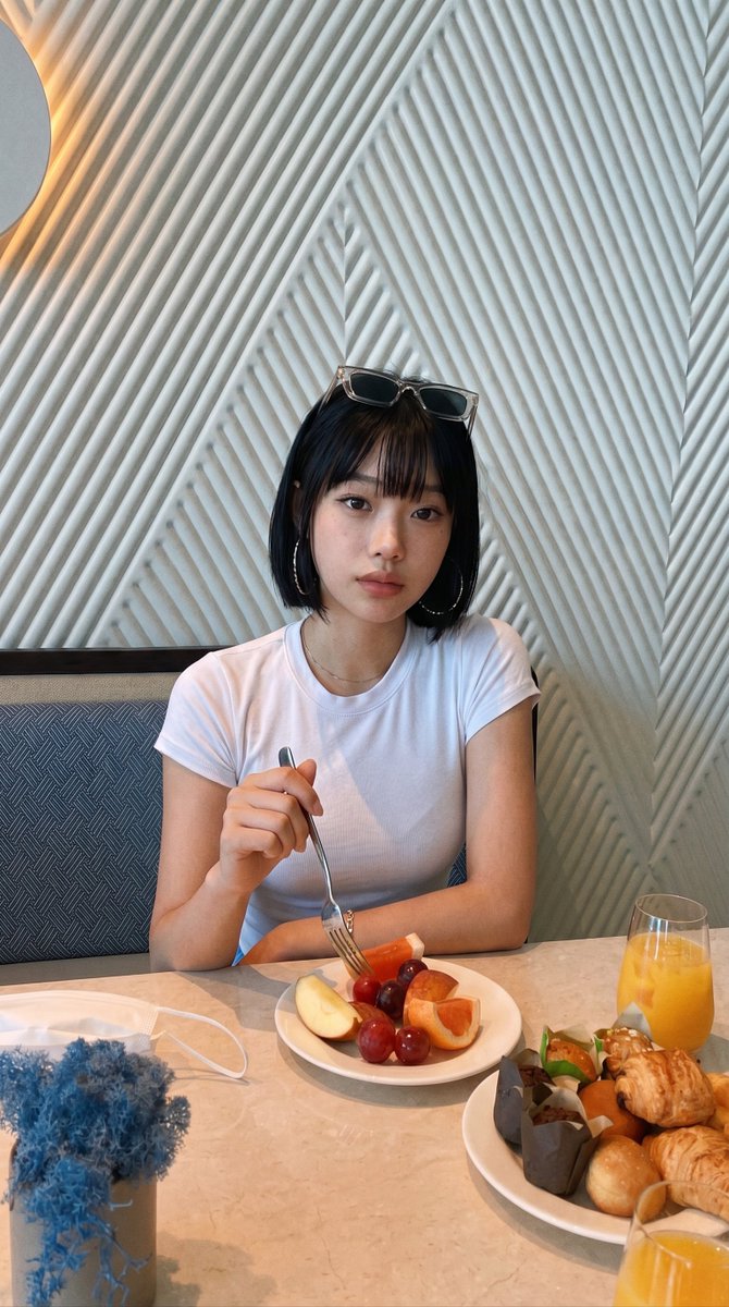 Post by hana 🖤 on X: a snack?