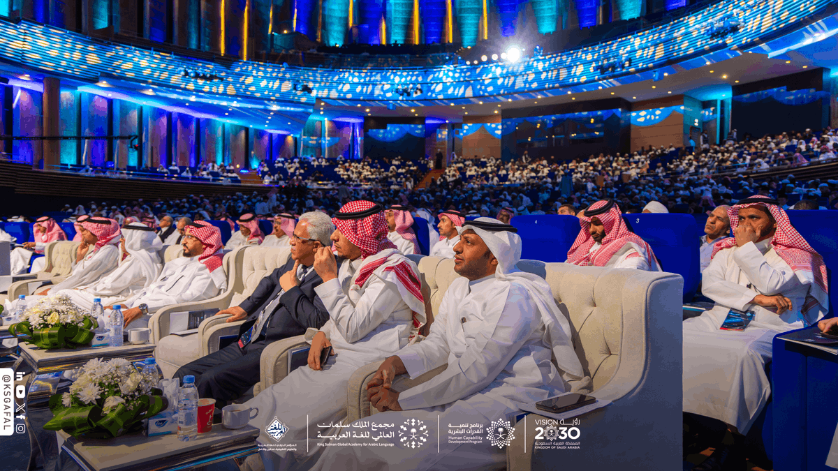 KSGAFAL's tweet photo. جانب من مشاركة سعادة الأمين العام 
لـ #مجمع_الملك_سلمان_العالمي_للغة_العربية 
الأستاذ الدكتور/ عبدالله بن صالح الوشمي في الجلسة الحوارية: (أثر اللغة العربية في العلوم التطبيقية، والبحث العلمي، والمحتوى الرقمي: الجهود والطموحات)، ضمن أعمال المؤتمر الدولي (#اللغة_العربية_والعلوم_التطبيقية).

#برنامج_تنمية_القدرات_البشرية