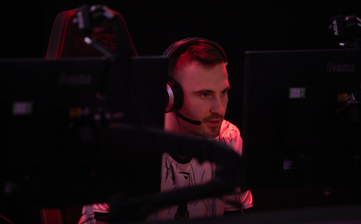 22 Esports tweet media