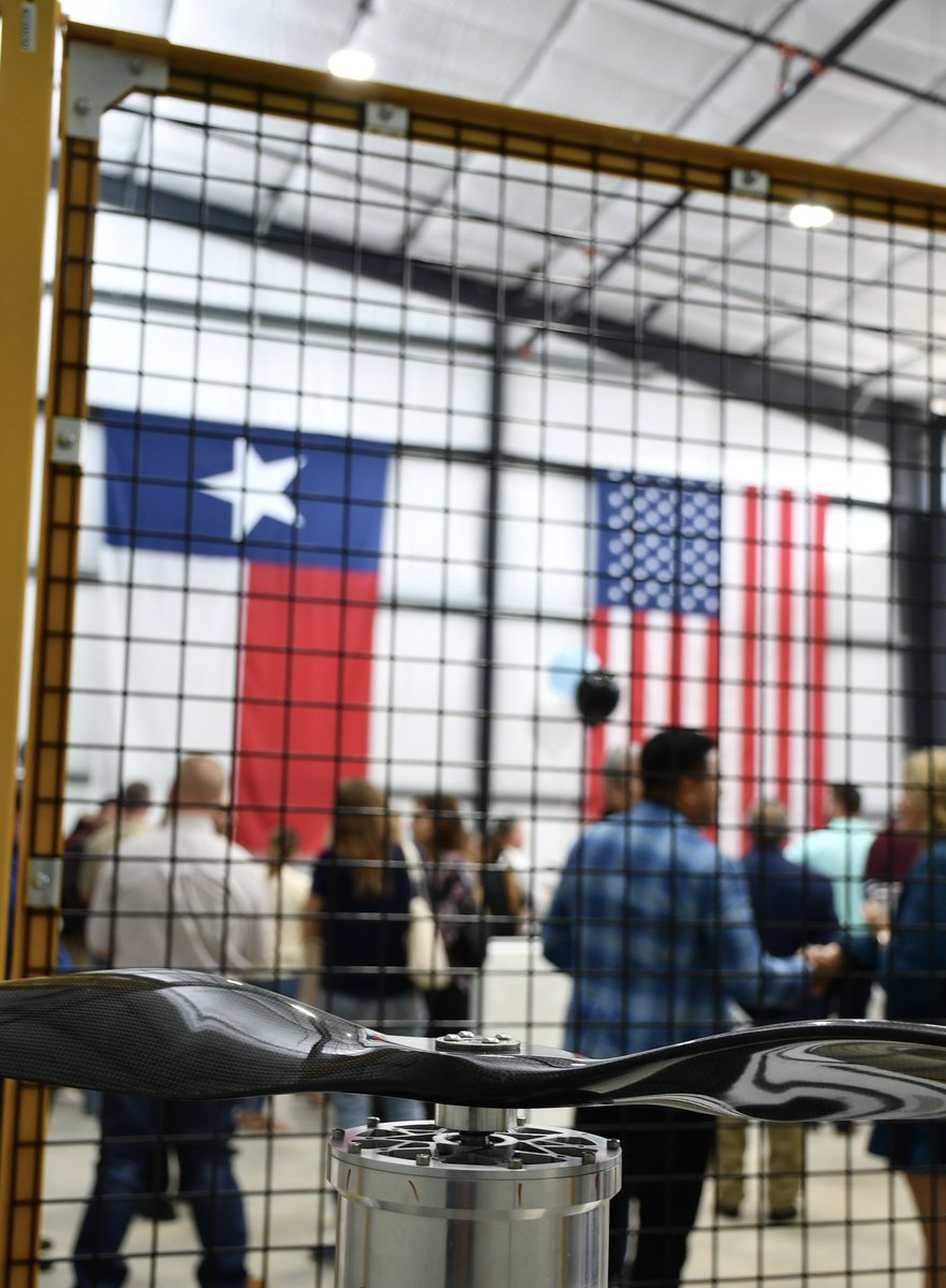FluxWorksMotion's tweet photo. Happy #SmallBusinessWeek to the resilient, tenacious American builders and manufacturers.

What could you build with Celestial Gear™? https://t.co/DSKUsIAZvI