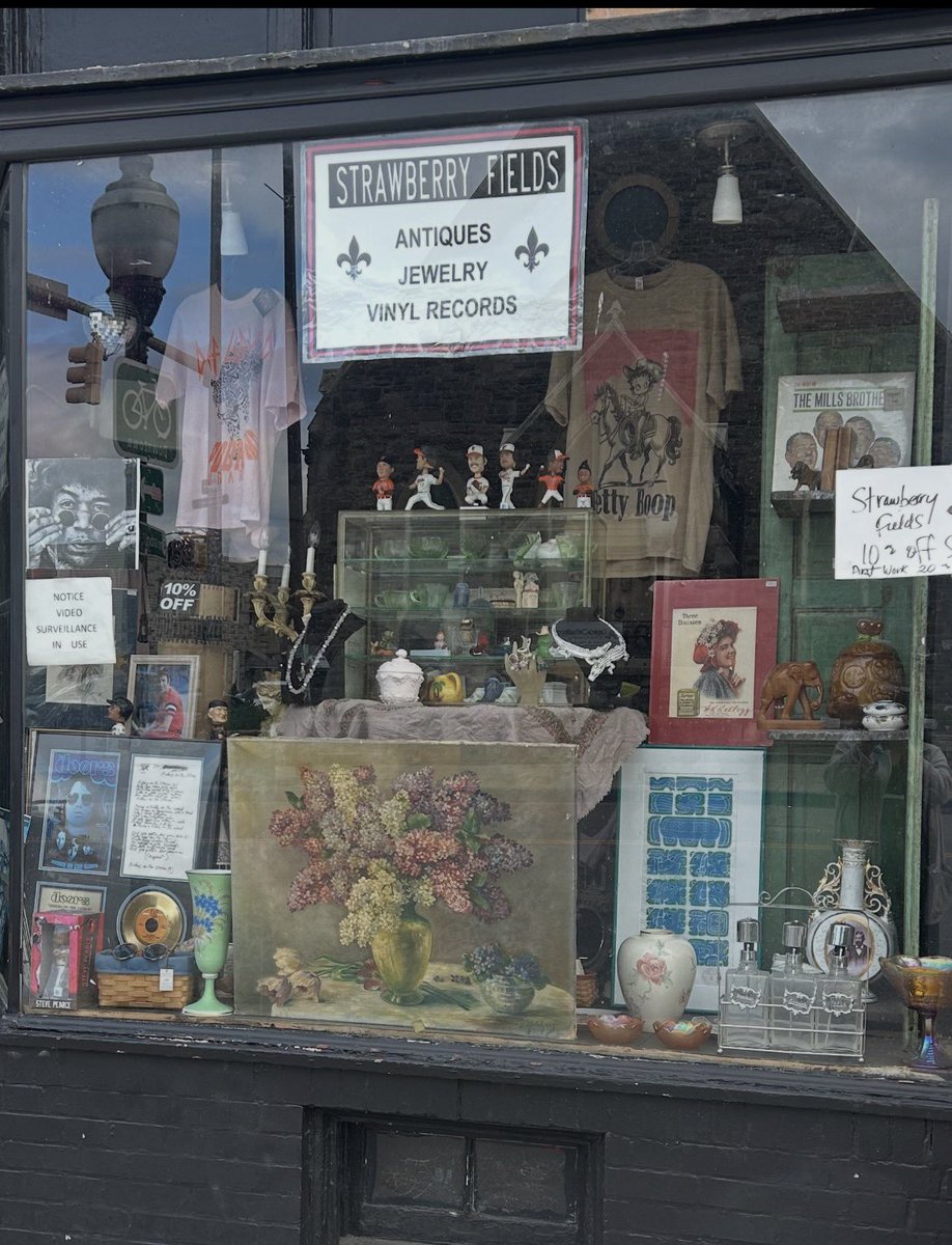 AntiquesHampden's tweet image. The beautiful painting that was in window display found a home. Will surely miss it. #painting #antique #victorian #art #hampden