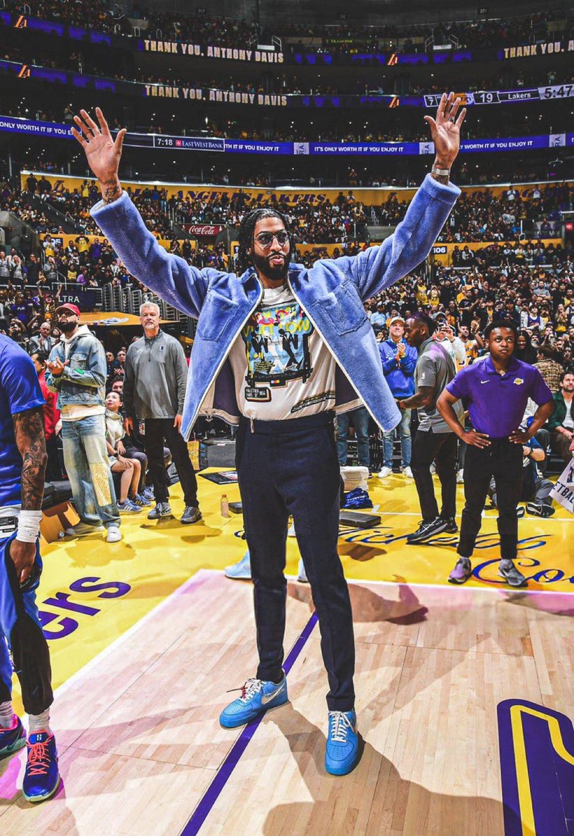 i know a guy who plays through everything he can 

&amp; still gets extreme hate for getting injured