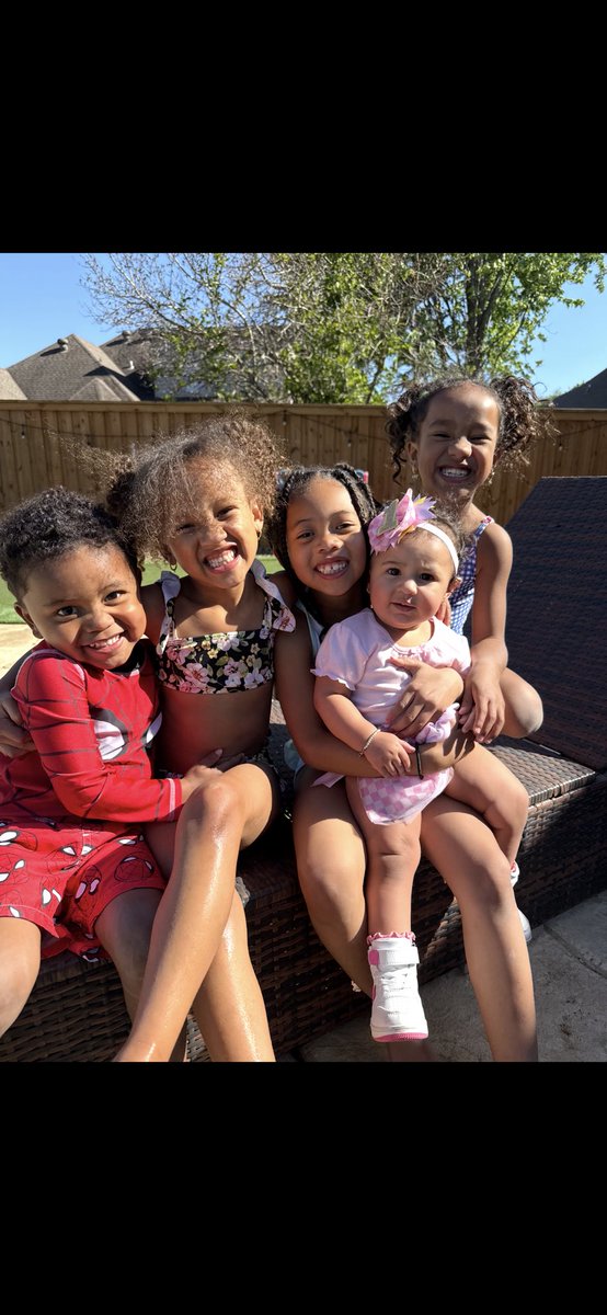 Iron_MikeMA's tweet photo. Everleigh 1st birthday party and she is is all in as well as the Grandkids❤️HBD https://t.co/X91wgTJUla