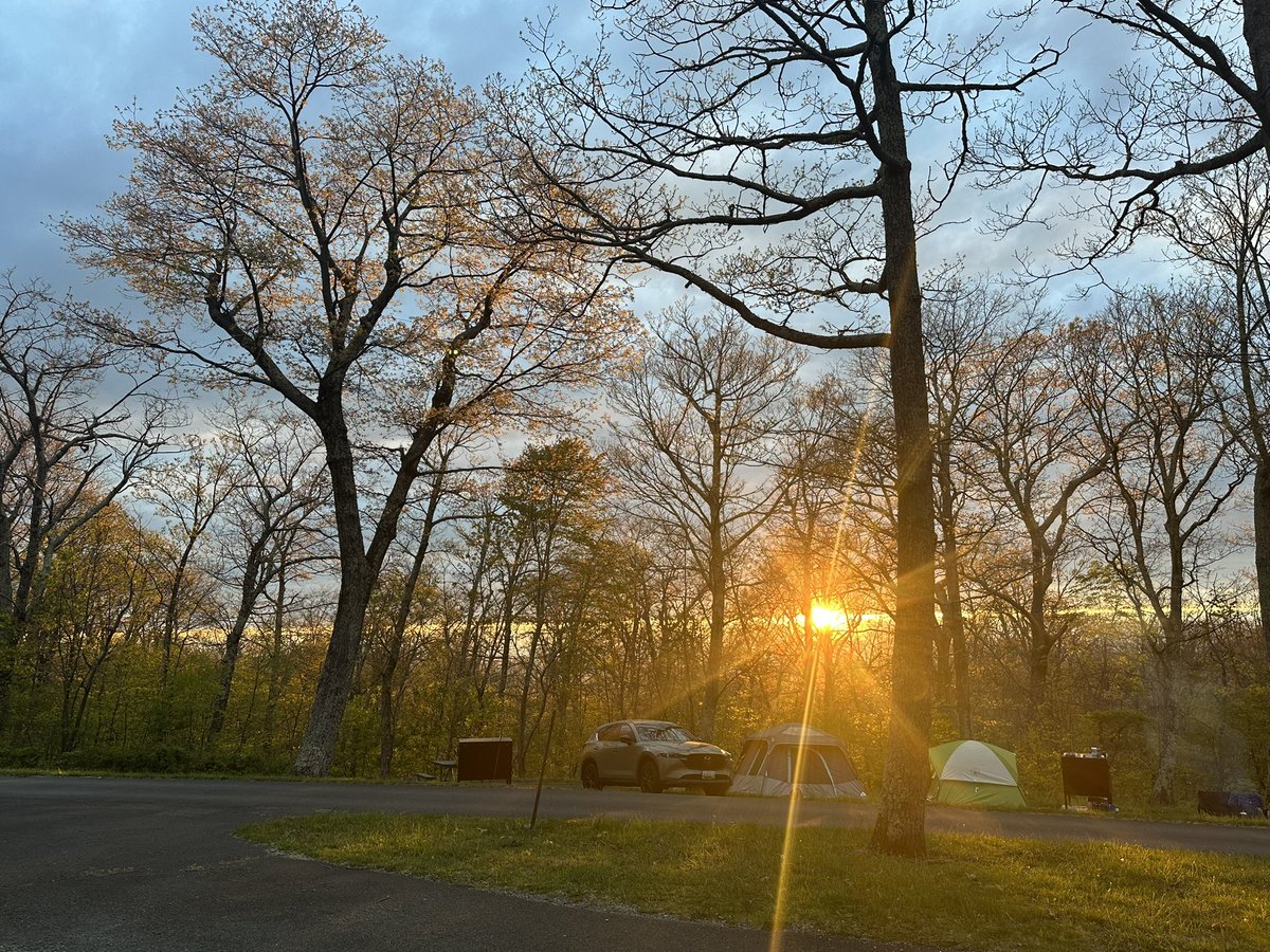 HikingLawyer's tweet image. Spent Saturday night camping in Shenandoah National Park.  Drove home this morning and got a trail run in at Great Falls, Maryland.  Wish everyday was a weekend.  Happy Sunday, folks😎

#camping #hiking #outdooradventure #trailrun
