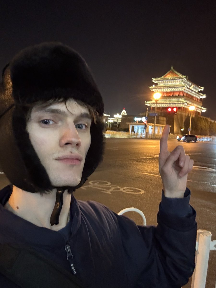 petrovsworld's tweet image. I will never seize to romanticise my trip in Beijing and other cities in China : from the Great Wall to the biggest gay club in East Asia 🤣 ! #lgbt #china #travelling #queer