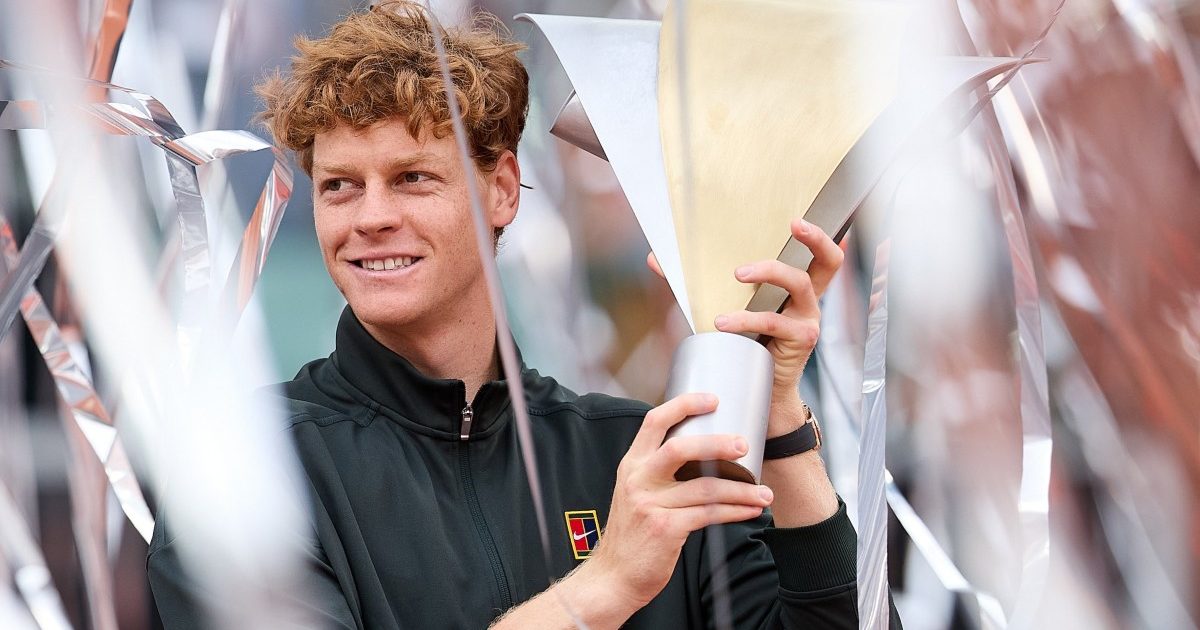 Tenistas em atividade e seus titulos: 

(ATP 250, 500, Masters 1000, Olimpíadas e Slams)

101 - Djokovic 🇷🇸

Abismo

28 - Sinner 🇮🇹
26 - Alcaraz 🇪🇸
24 - Zverev 🇩🇪
23 - Medvedev 🇷🇺 
21 - Cilic 🇭🇷
17- Rublev 🇷🇺
16 - Wawrinka 🇨🇭
14- Ruud 🇳🇴
13-  Monfils 🇫🇷
12- Nishikori 🇯🇵
12- Agut
